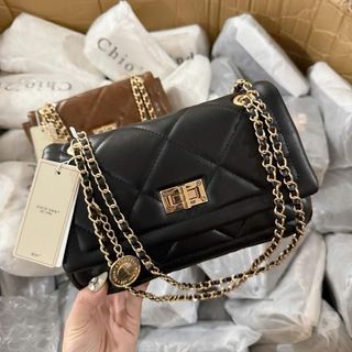 Chio2nd - Túi Chần Trám Da Trơn Mềm Khoá Xoay Đeo Vai Charm đồng xu