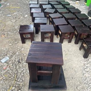 Combo 3 Ghế gỗ. Ghế chàm gỗ tự nhiên. Ghế đẩu. kícḣ thước  25x25 cm. ghế lau dầu màu gỗ tự nhiên. Và ghế phun PU sơn màu