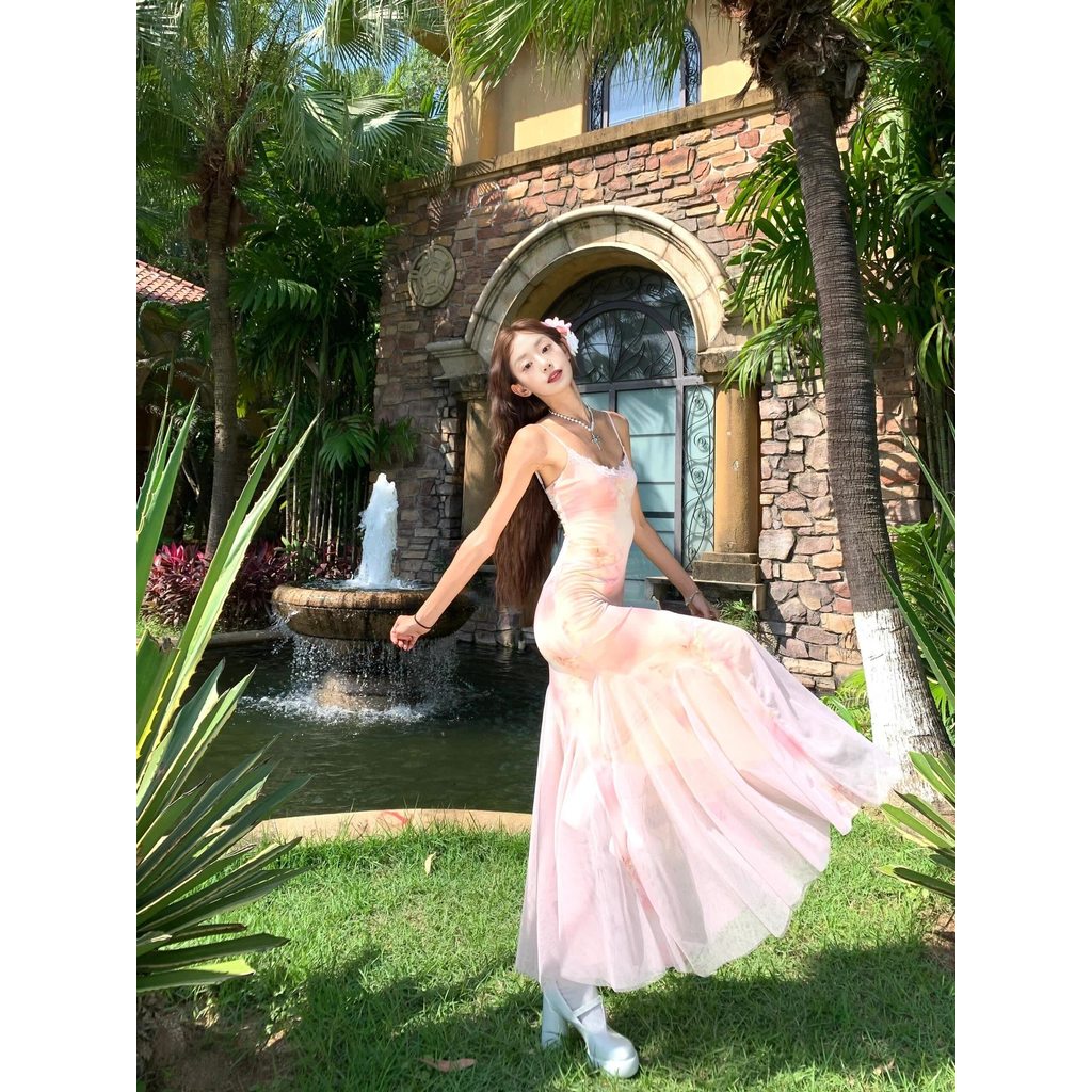 Hoa Slim-fit Sling Dress Mùa Hè 2026 - Thoải Mái và Thời Trang