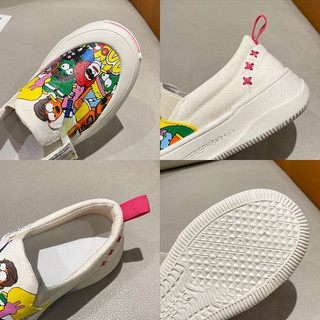 Plus Size Graffiti Giày Vải Nữ 2025 Mới Đầu Tròn Muffin Đáy Slipon