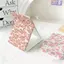 Hoa hoa nhỏ màu hồng nguyên khíChất liệu bền đẹp, kiểu dáng hiện đại Gương trang điểm gấp cao cấp