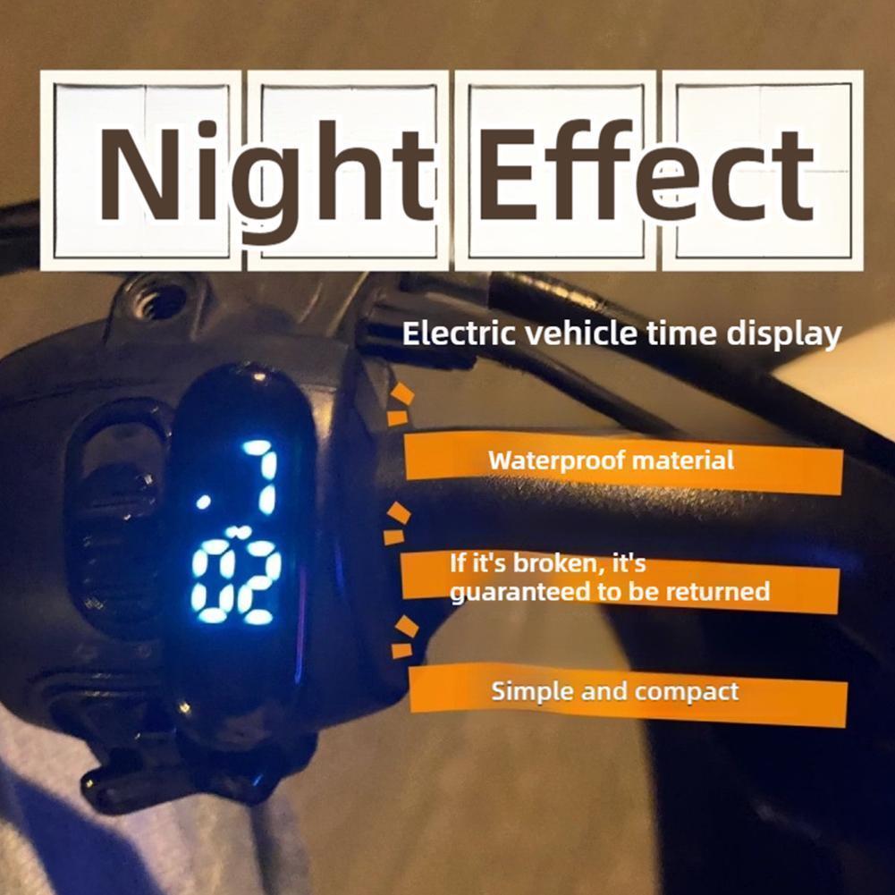 Bảng điều khiển ô tô Đồng hồ kỹ thuật số Mini Độ bám dính mạnh Màn hình LED chống nước Dạ quang Đồng hồ dính saixit2vn