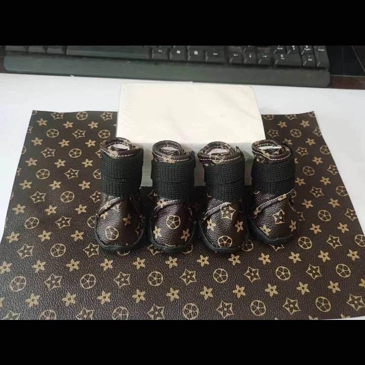 【Ready Stock】 Waterproof Anti-Drop Soft Bottom Dog Shoes Big Brother Corgi/French Bulldog Golden Retriever plus Velvet Pet Shoes Anti-Drop Set of Four fh7Q