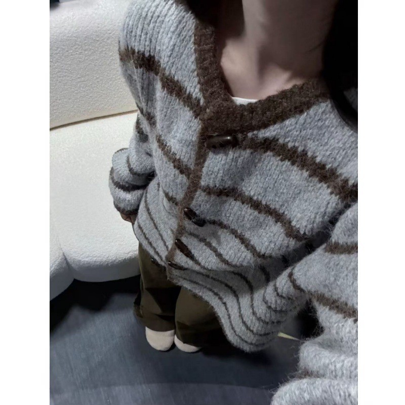 Cardigan So White Phong Cách Hàn Quốc, Len Dày Sọc
