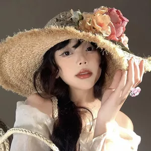 Mũ đi biển vành lớn bện hoa
