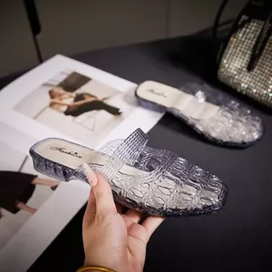 Thời Trang Pha Lê Mũi-Covered Dép Nữ Mặc Bên Ngoài Chống Trơn Trượt Phòng Tắm Dép Dép Nhà Tất Cả Trận Đấu Thường Ngày Đi Biển Giày Phong Cách Kỳ Nghỉ26031306