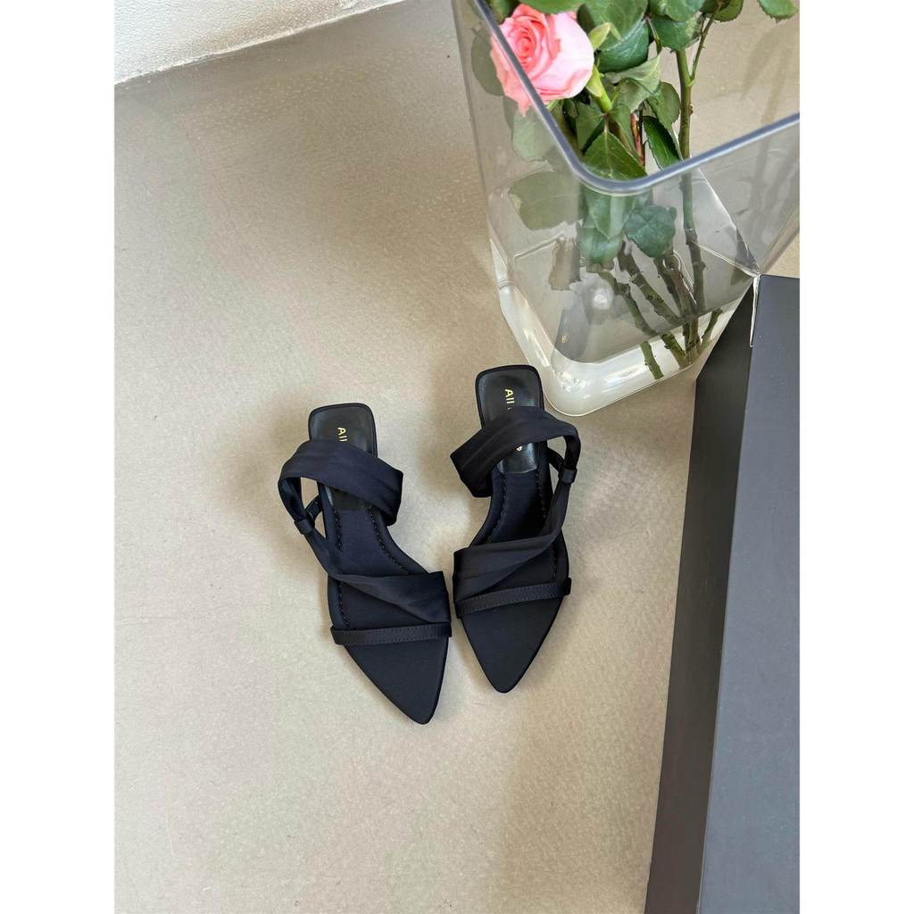 Giày Sandal Mũi Nhọn TT Nữ Mùa Hè Ren Đeo Chéo Giày Thời Trang Cao Gót Sang Trọng Thời Trang Phù Hợp Với Váy Giày