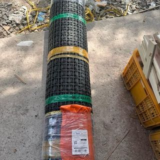 Lưới nhựa cao 1,8mx50m( hàng cao cấp đủ 50m) lưới nặng 17kg. Dùng làm chuồng trại nuôi gà nuôi vịt. Làm rào trồng cây