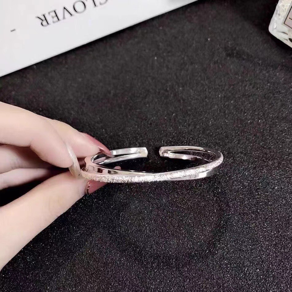 Vòng tay nữAdjustable và Thiết Kế Đơn Giản, Phù Hợp với Xu hướng Thời Trang Hiện Đại