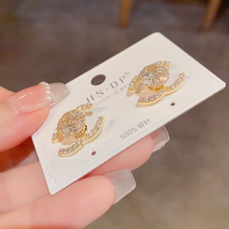 Bông tai Zircon nhỏ thời trang mạ điện màu vàng thật Bông tai đi lại phù hợp cho mọi trận đấu 26.3.16