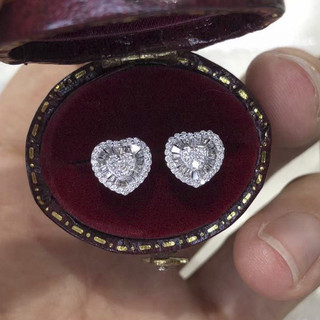 Bông tai nữ phong cách châu Âu và Mỹ, thiết kế kẻ sọc hình trái tim full kim cương zircon