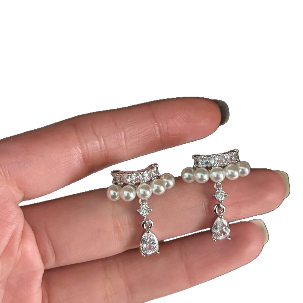 Mặt dây chuyền zircon và kẹp tai ngọc trai dành cho nữ, thiết kế không xuyên thấu
