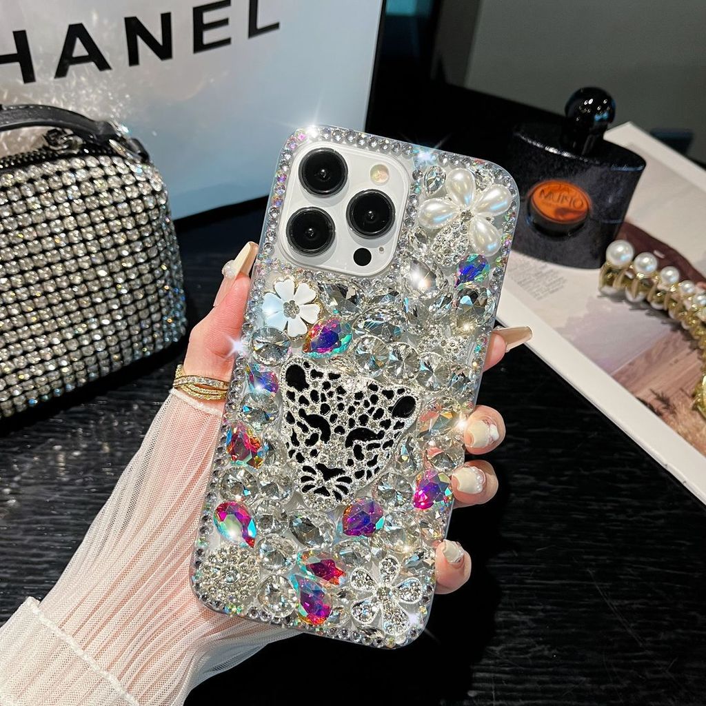 Thích hợp cho vỏ điện thoại Apple 17Promax Vỏ kim cương giả da báo iPhone16 / 14 Vòng tay bảo vệ toàn bộ kim cương bao gồm tất cả
