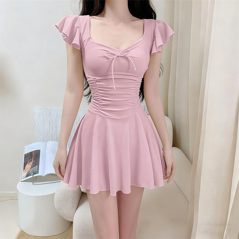 Bộ bikini ba mảnh dáng rộng vừa vặn, đồ bơi mỏng với khả năng chắn nắng