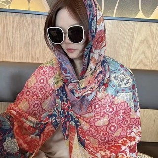 Cảm Nhận Không Gian Mùa Hè Với Khăn Choàng Lụa Mỏng Chống Nắng, Phù Hợp Du Lịch Đi Biển