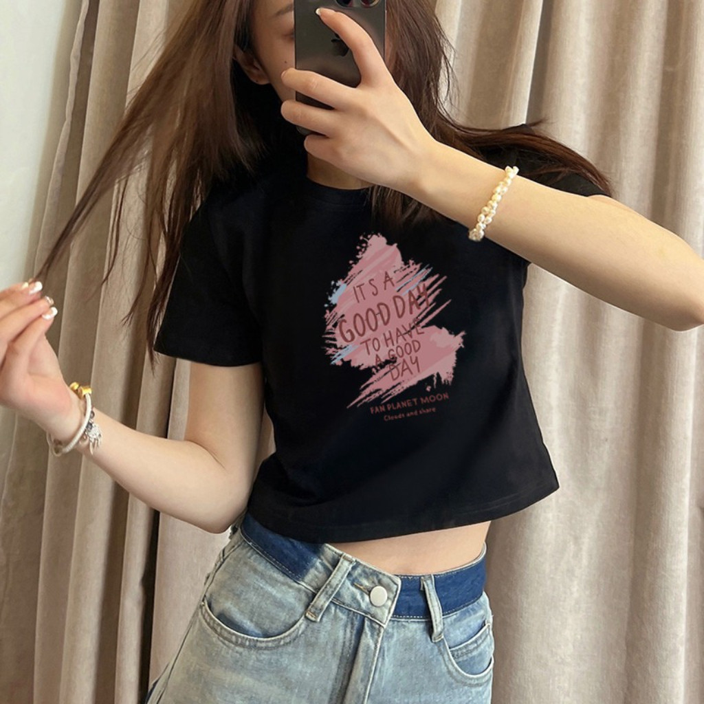 Chiếc áo croptop dễ thương dành cho bé gái này được làm từ chất liệu cao cấp.