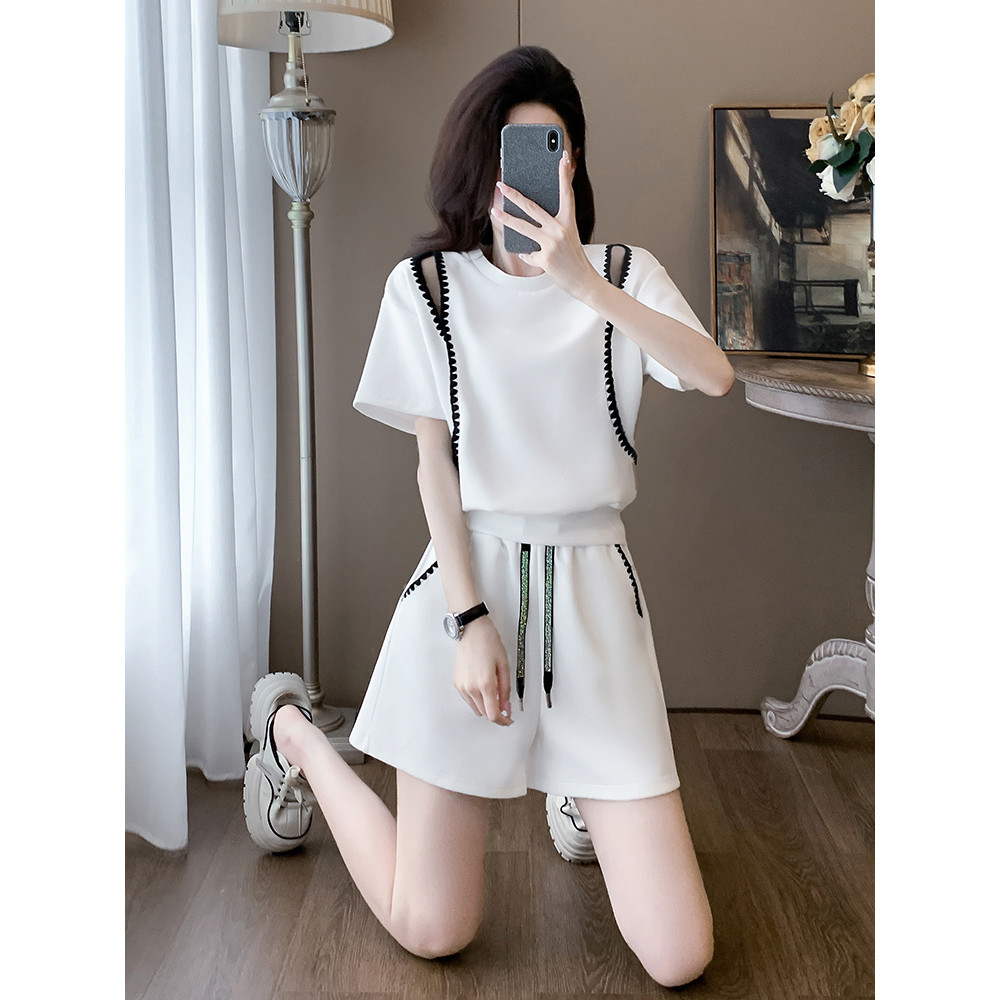 Bộ đồ thể thao hai mảnh mùa hè mới, phong cách, thoải mái, tay ngắn dành cho phụ nữ dáng nhỏ, rộng rãi và tôn dáng.