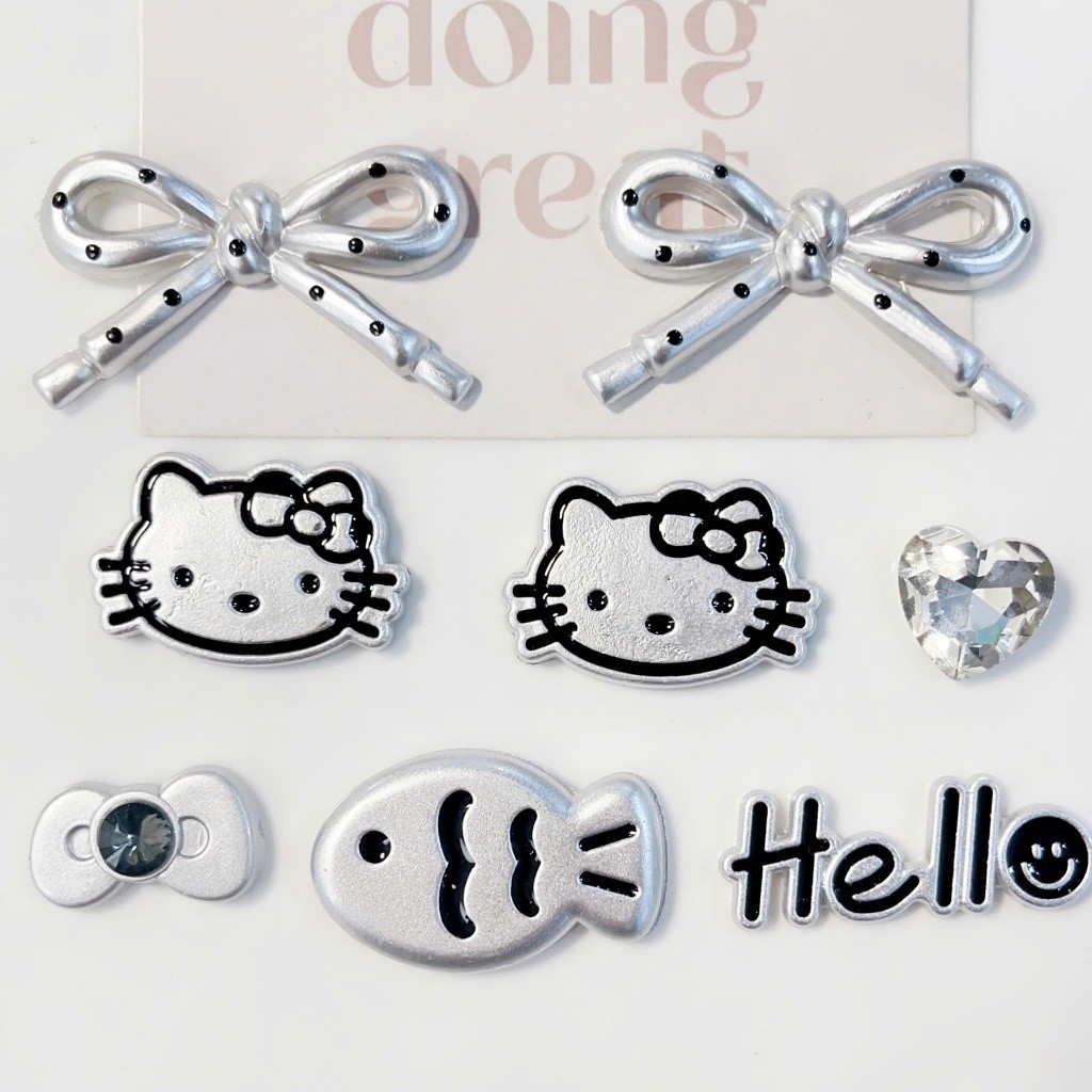 Set charm Hello Kitty bạc chấm bi - Set charm 8 món trending 2026- Siu HOT