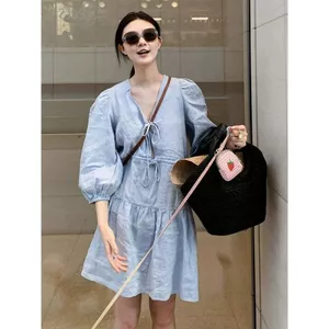 Váy cổ chữ V màu xanh ômbody cho nữ, che bụng, phong cách thu mới, thiết kế sang trọng