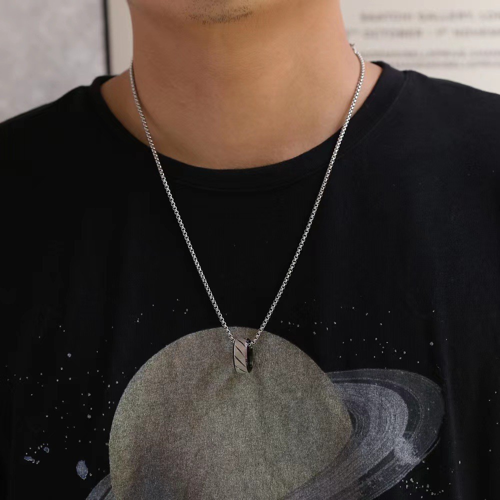 Mặt dây chuyền thép titan phong cách cổ điển, phù hợpwear với thời trang hip-hop