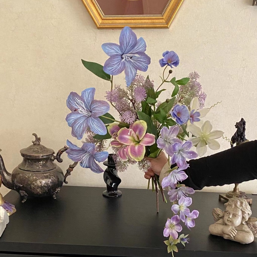 Hoa giả phong cách Khu vườn Monet tím cao cấp - Set hoa lụa decor nghệ thuật, trang trí cửa hàng & Phụ kiện chụp ảnh (Kèm Bình/Ruy băng)