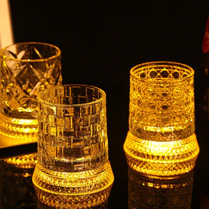Sáng Tạo Xoay Whisky Cup Plus Dạ Quang Coaster Lớp Cốc Bia Giải Nén Xoay 26.4.1
