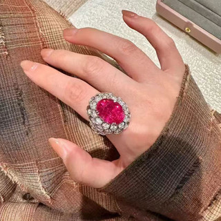 Nhẫn kim cương đỏ corundum phong cách châu Âu, phù hợp cho nữ
