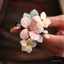 Kẹp tóc handmade gỗ đàn hương thiết kế filigree hoa nhung, phong cách cổ điển Trung Quốc, phù hợp Hanfu