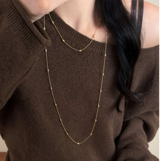 Vòng cổ hai lớp hạt gạo dây chuyền dài, thiết kế niche, phù hợp thu đông, sang trọng và đa năng