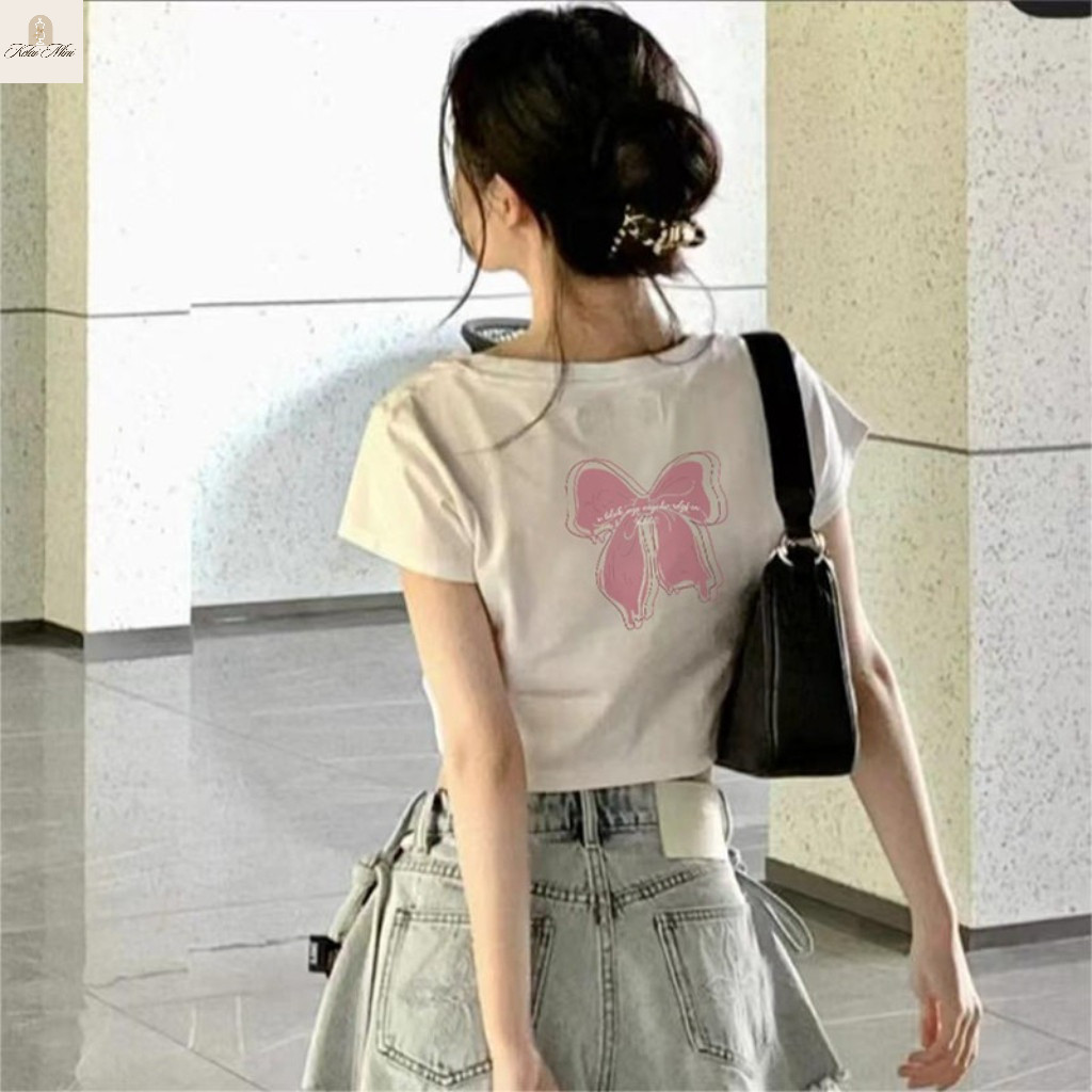 Áo thun croptop nữ này có thiết kế chất lượng cao và chất liệu thoải mái, thoáng khí.