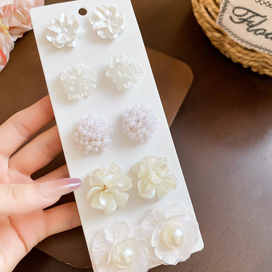 Set 5 Cặp Bông Tai Nữ Hoa Trắng Ngọc Trai - Phong Cách Nữ Tính Thanh Lịch Đeo Hàng Ngày