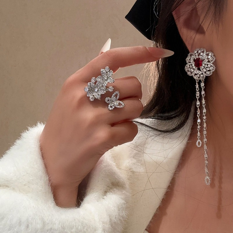 Bông tai Zircon dài khí chất tinh tế phong cách mới sang trọng