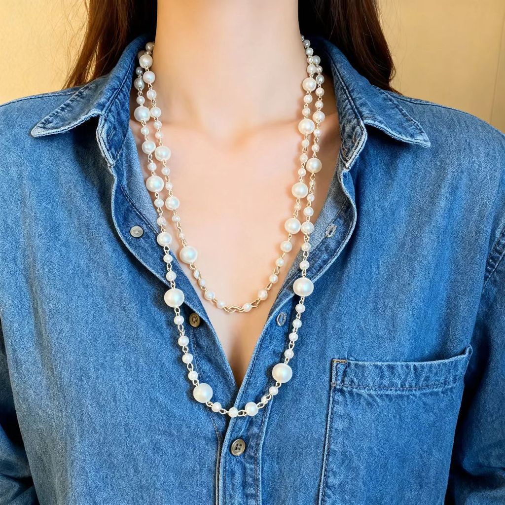 Vòng cổ ngọc trai lớp, thiết kế sang trọng, phù hợp với áo len thời trang