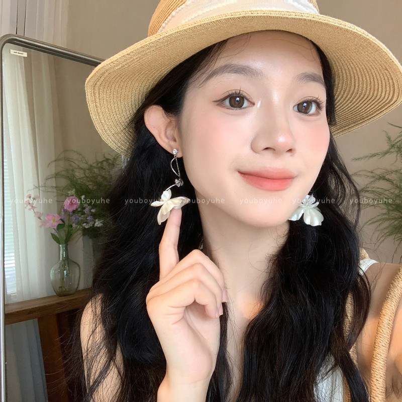 Zircon Earrings Silver Floral Design - Style Inspired by Vacations, Clip-On Type