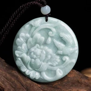 Mặt dây chuyền sáp Jadeite cao cấp với họa tiết hoa peony và chim hót, phù hợp unisex