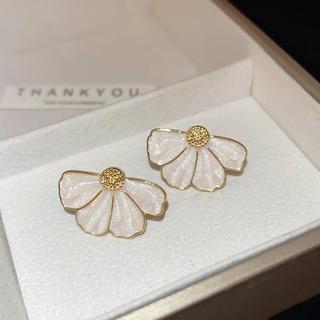 Bông tai hình hoa trắng, thời trang dành cho nữ