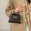 Túi xách nữ sang trọng thanh lịch VN, thiết kế nhỏ gọn, thích hợp để đi chơi và tiệc tùng.