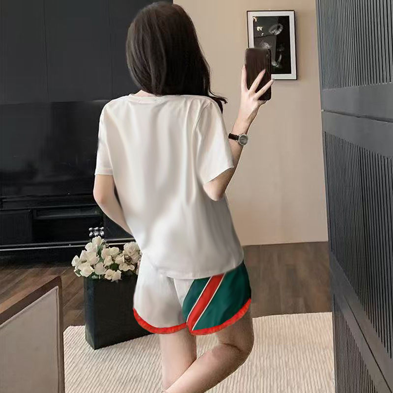 Bộ quần áo nữ mùa hè 2 món, áo ngắn tay, quần ngắn, dáng rộng và tôn dáng, cổ tròn, phong cách thể thao năng động