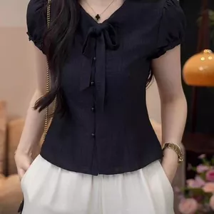 Áo sơ mi nữ tay bong bóng cổ chữ V mỏng nhẹ, phù hợp mùa hè