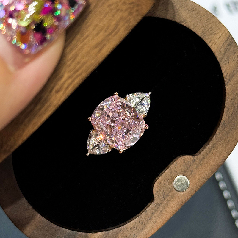 Nhẫn nữ zircon hồng phong cách đơn giản, ánh sáng lung linh như bầu trời đầy sao