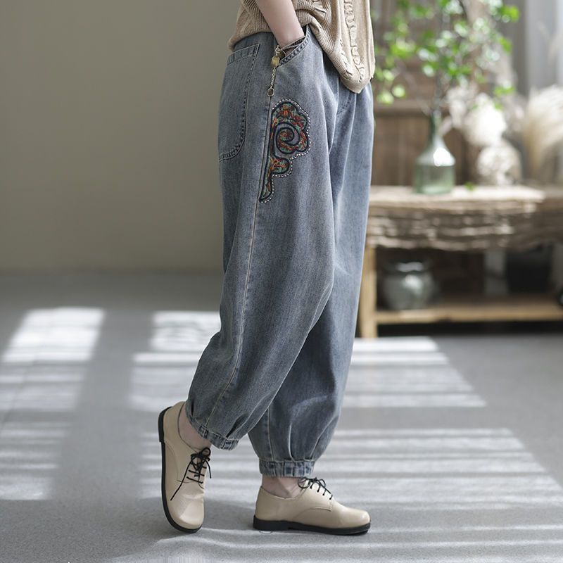 Quần jean nữ, kiểu dáng Hàn Quốc mới ,size lớn, tôn dáng, có miếng vá thêu hoạt hình, quần ống rộng,thời trang