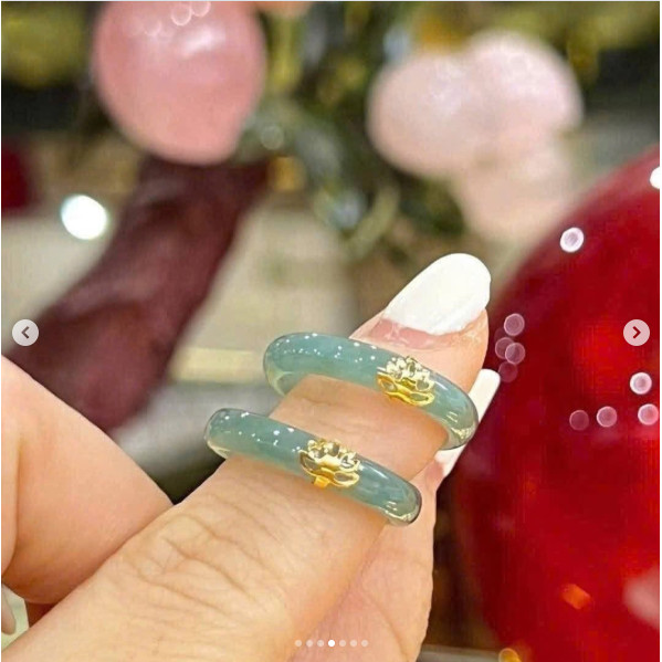NHẪN LAM NGỌC BỌC SEN VÀNG 10K