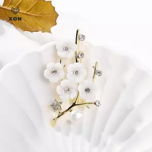 Trâm cài hoa shell Five Plum,corsage ngọc trai, phụ kiện thời trang đa năng