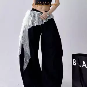 Váy mini ren xù thêu hoa nhìn xuyên qua, phù hợp dạo phố style Y2K