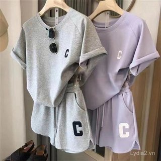 Áo thun và quần short thể thao phiên bản Hàn Quốc chất lượng chính hãng, phù hợp mặc hàng ngày vào mùa hè.