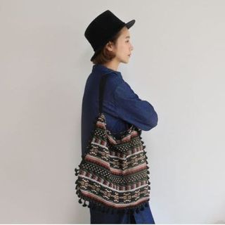 Túi Dung Tích Lớn Túi Đeo Vai Nữ Vải Jacquard Túi Lớn Phong Cách Dân Tộc Bohemian Túi Tua Rua