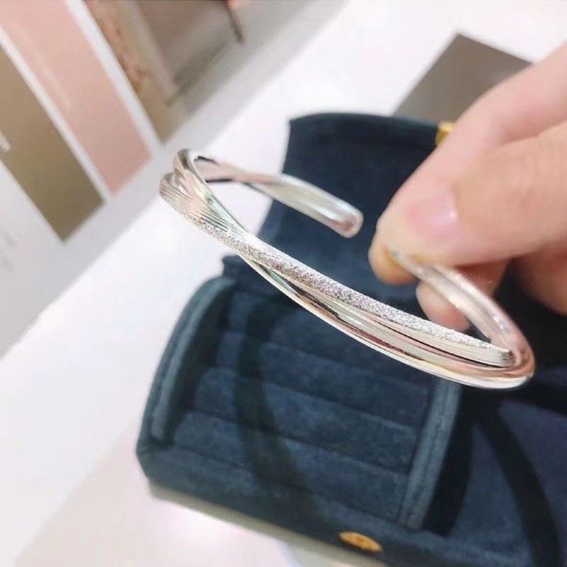 Vòng tay nữAdjustable và Thiết Kế Đơn Giản, Phù Hợp với Xu hướng Thời Trang Hiện Đại