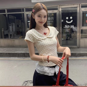 Áo Thun Nữ Chấm Bi Tay Ngắn Kiểu Cổ Búp Bê Dễ Thương A514882233