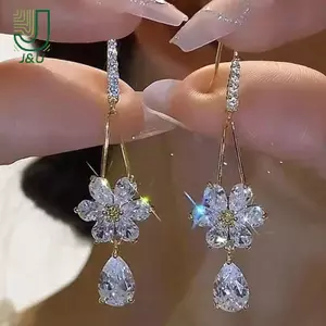 Mặt dây chuyền hình giọt hoa Zircon trắng thanh lịch Bông tai màu vàng dành cho nữ Tinh tế Tính khí ngọt ngào Trang sức bé gái