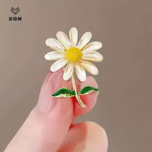 Trâm cài hoa cúc tinh tế, sáng bóng - phụ kiện thời trang dành cho nữ